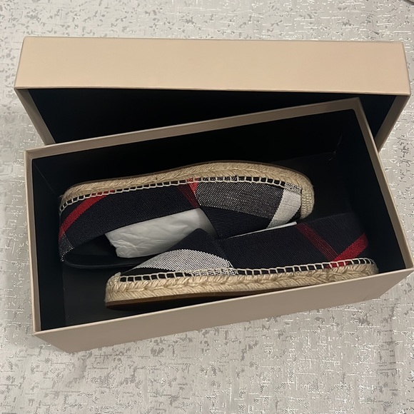 Authentic Burberry Alf Hodgeson  Flat Espadrilles Navy Check - Picture 9 of 10